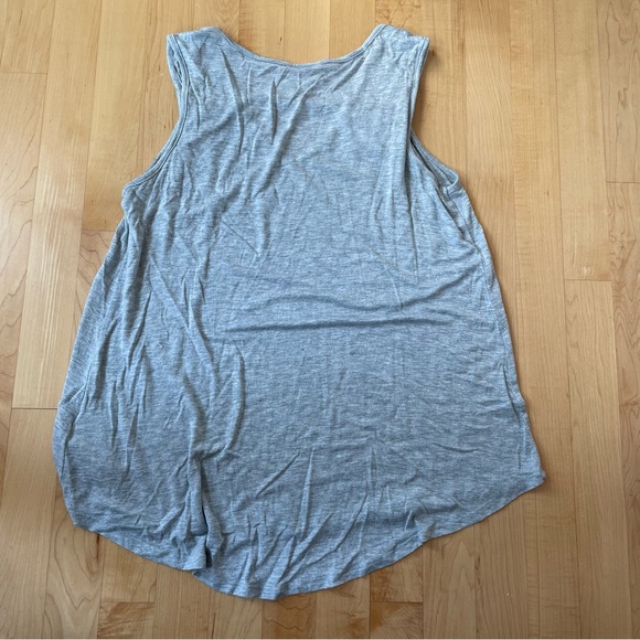 Grey tank blouse with neckline detail - Picture 4 of 4